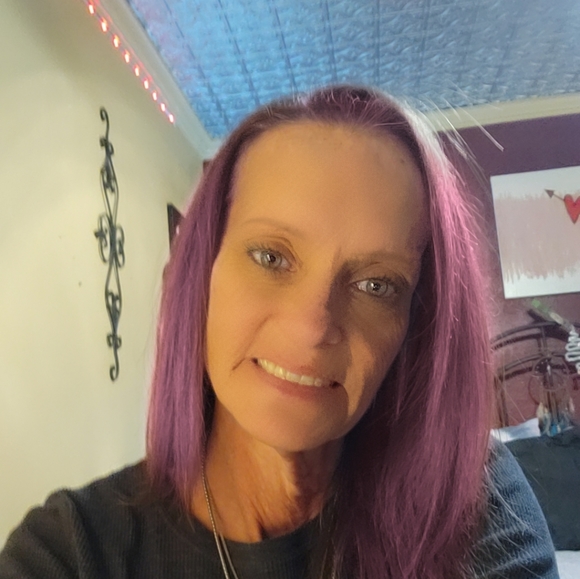 Meet your Posher, Lisa - Picture 3 of 3